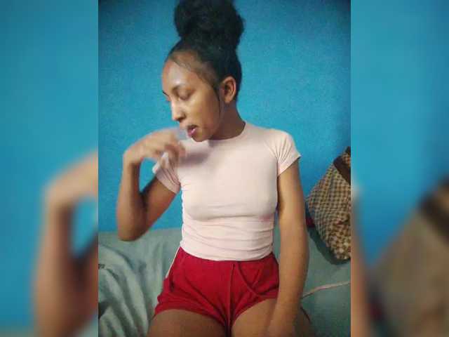 Annais19's BongaCams show and profile