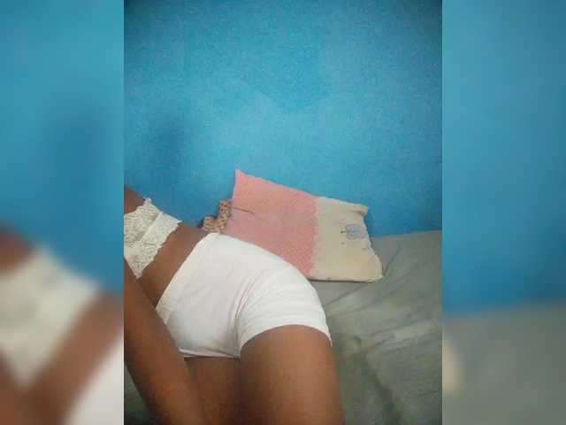 Annais19's BongaCams show and profile