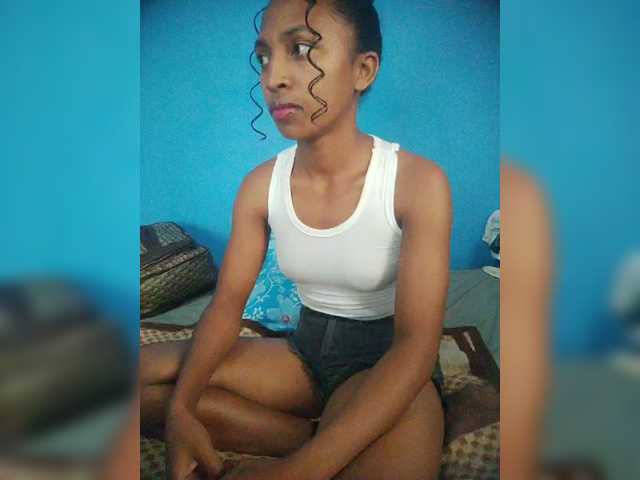 Annais19's BongaCams show and profile