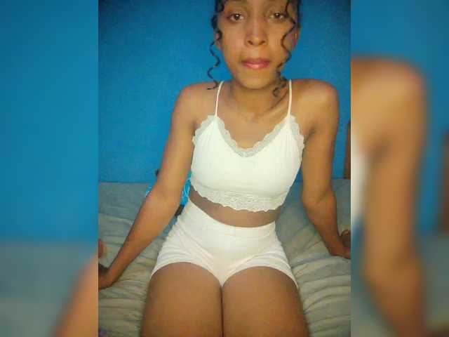 Annais19's BongaCams show and profile