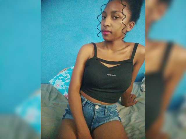 Annais19's BongaCams show and profile