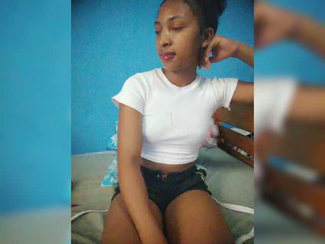 Annais19's BongaCams show and profile