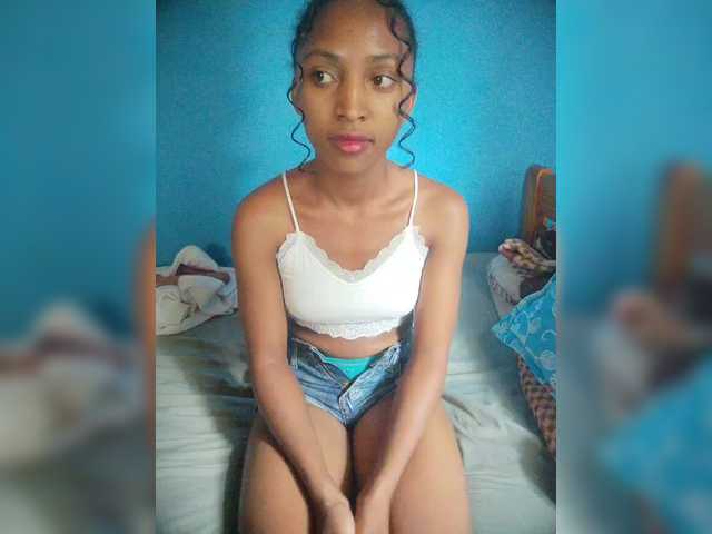 Annais19's BongaCams show and profile