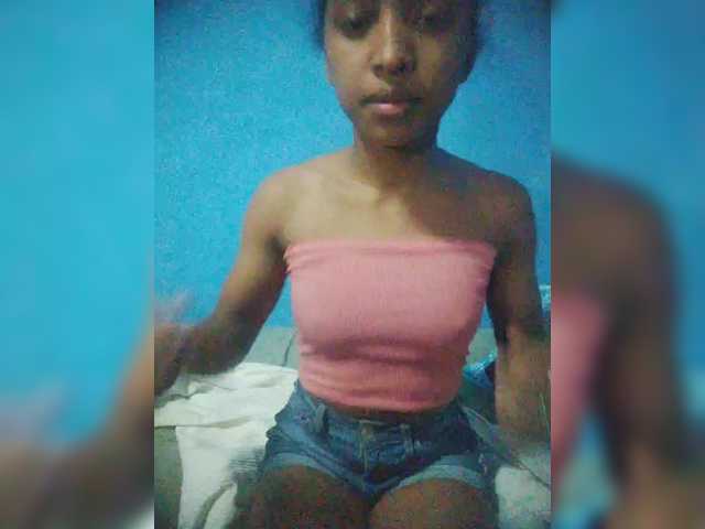 Annais19's BongaCams show and profile