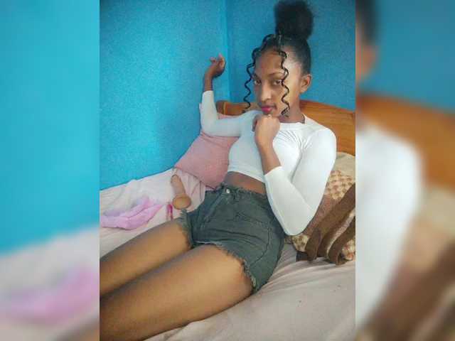 Annais19's BongaCams show and profile