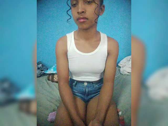 Annais19's BongaCams show and profile