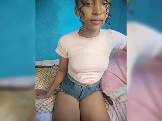 Annais19's BongaCams show and profile