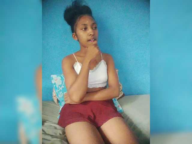 Annais19's BongaCams show and profile