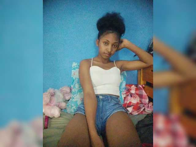 Annais19's BongaCams show and profile