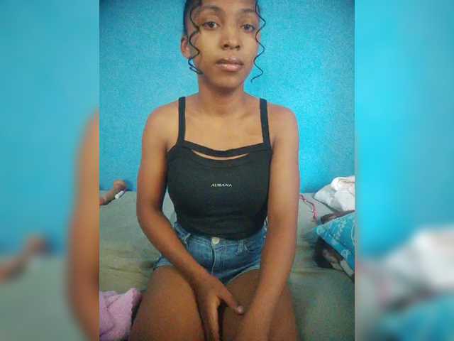 Annais19's BongaCams show and profile