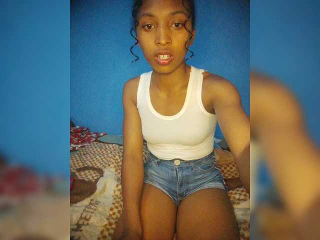 Annais19's BongaCams show and profile