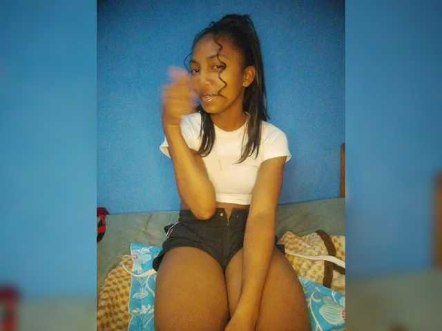 Annais19's BongaCams show and profile