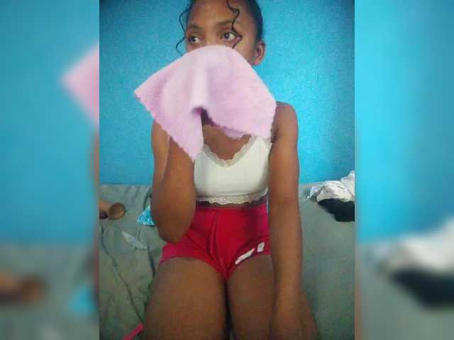 Annais19's BongaCams show and profile