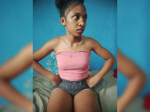 Annais19's BongaCams show and profile