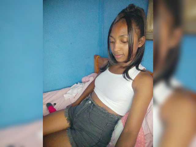 Annais19's BongaCams show and profile