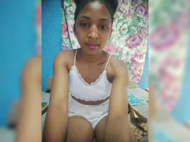 Annais19's BongaCams show and profile