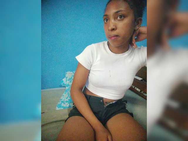 Annais19's BongaCams show and profile