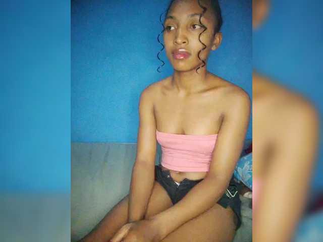 Annais19's BongaCams show and profile