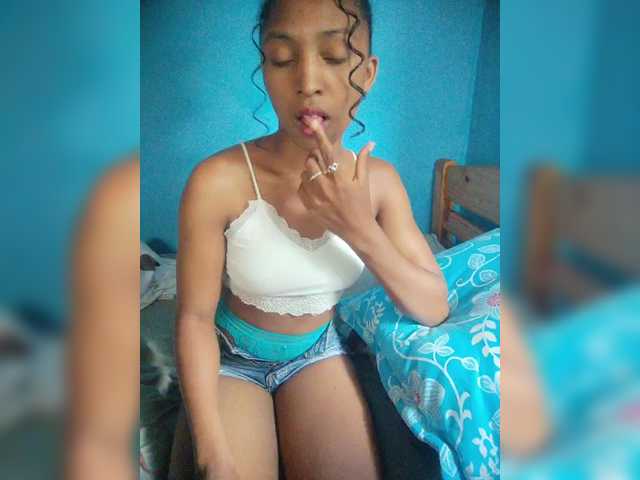 Annais19's BongaCams show and profile