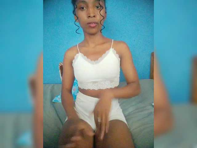 Annais19's BongaCams show and profile