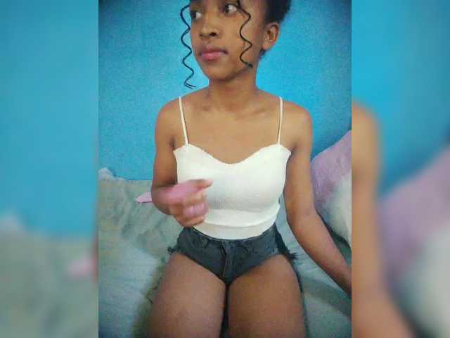 Annais19's BongaCams show and profile