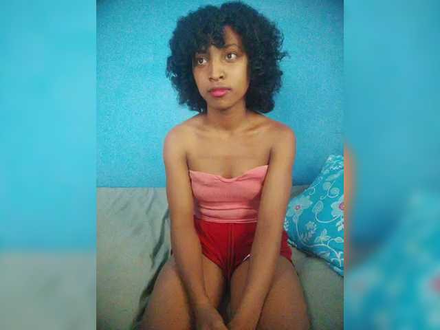 Annais19's BongaCams show and profile