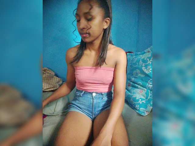 Annais19's BongaCams show and profile