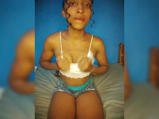 Annais19's BongaCams show and profile