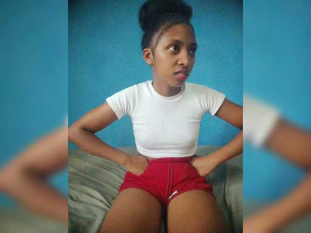 Annais19's BongaCams show and profile