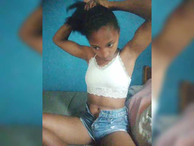 Annais19's BongaCams show and profile