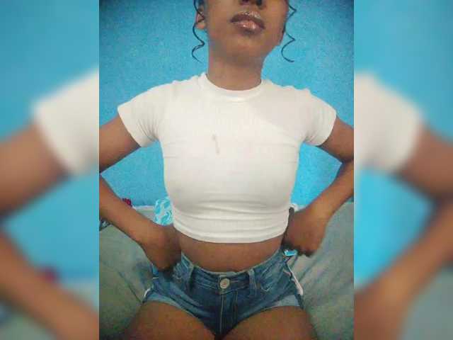 Annais19's BongaCams show and profile