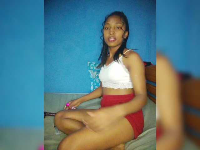 Annais19's BongaCams show and profile