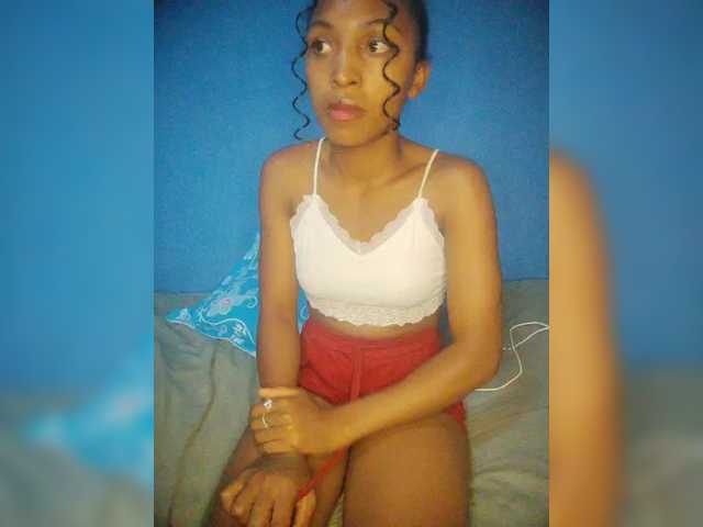 Annais19's BongaCams show and profile