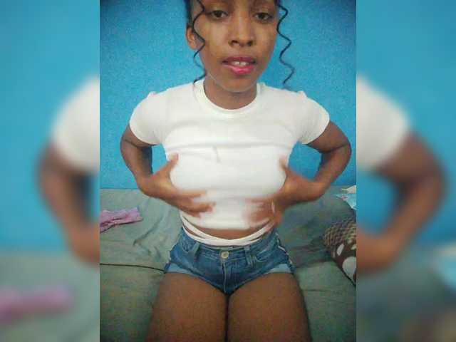 Annais19's BongaCams show and profile