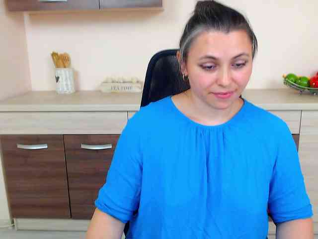 Soft-Lilly Live Webcam on BongaCams