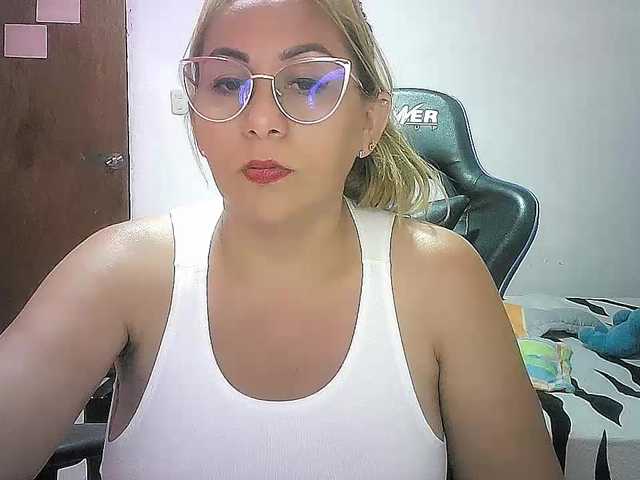 Mariana0x's BongaCams show and profile