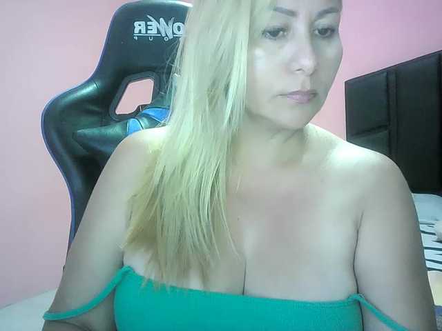 Mariana0x's BongaCams show and profile