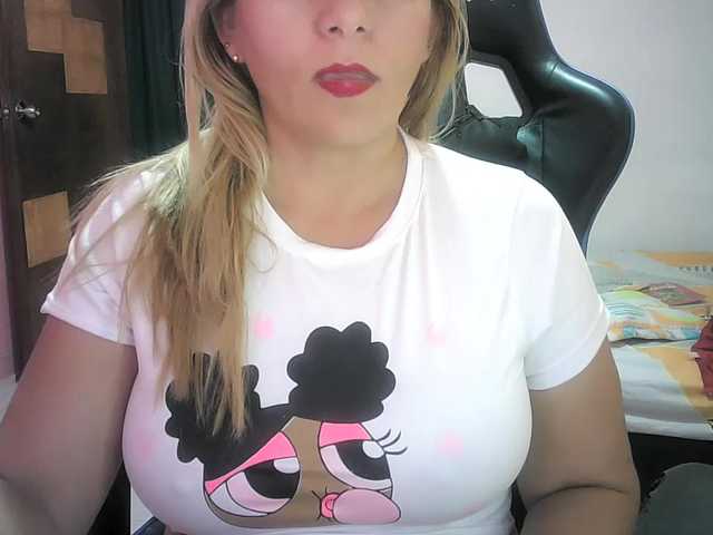 Mariana0x's BongaCams show and profile