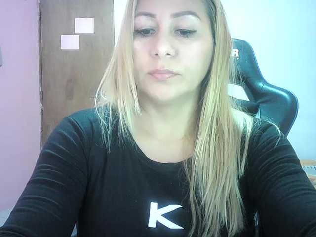 Mariana0x's BongaCams show and profile