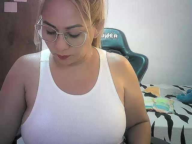 Mariana0x's BongaCams show and profile