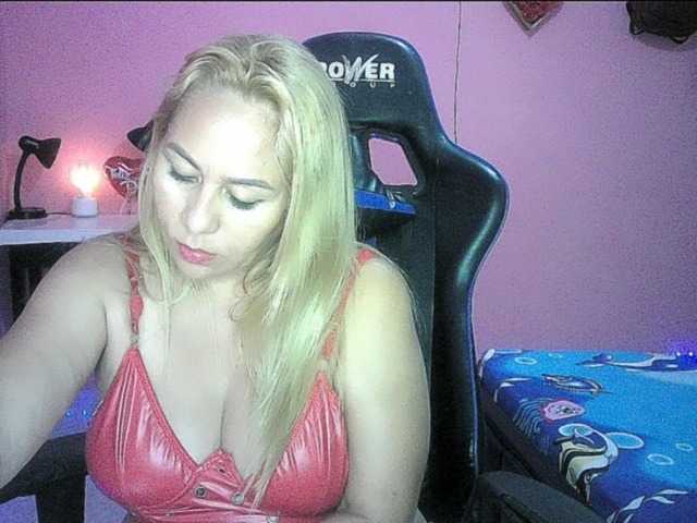 Mariana0x's BongaCams show and profile