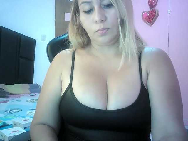 Mariana0x's BongaCams show and profile