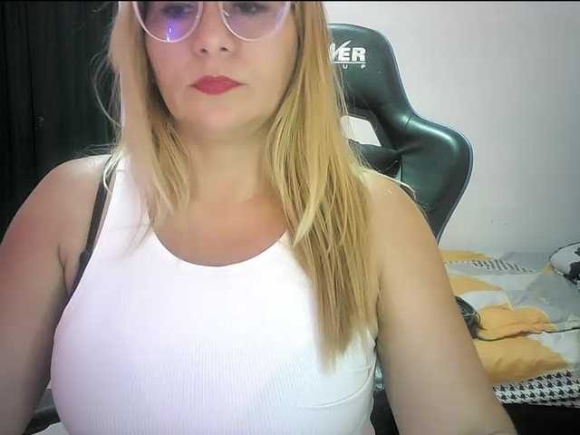 Mariana0x's BongaCams show and profile