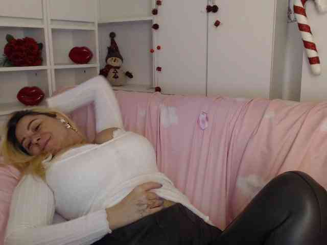 karolyne_syera webcam