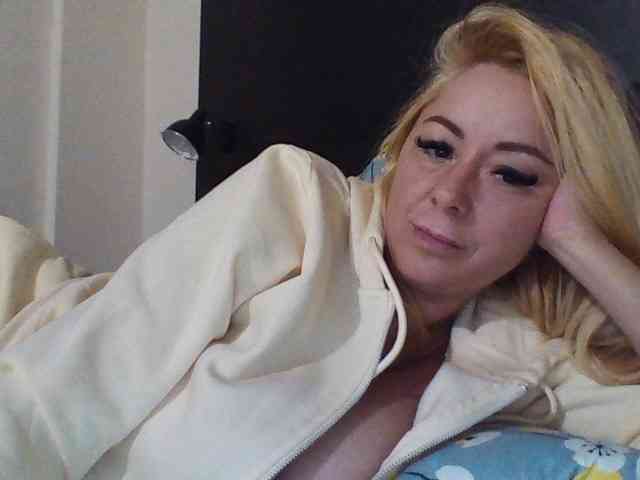 karolyne_syera webcam