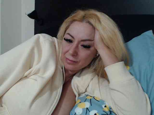 karolyne_syera webcam