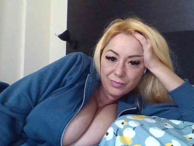 karolyne_syera webcam