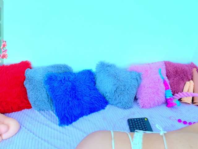 CloeeLovee's BongaCams show and profile