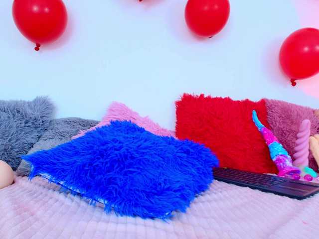 CloeeLovee's BongaCams show and profile