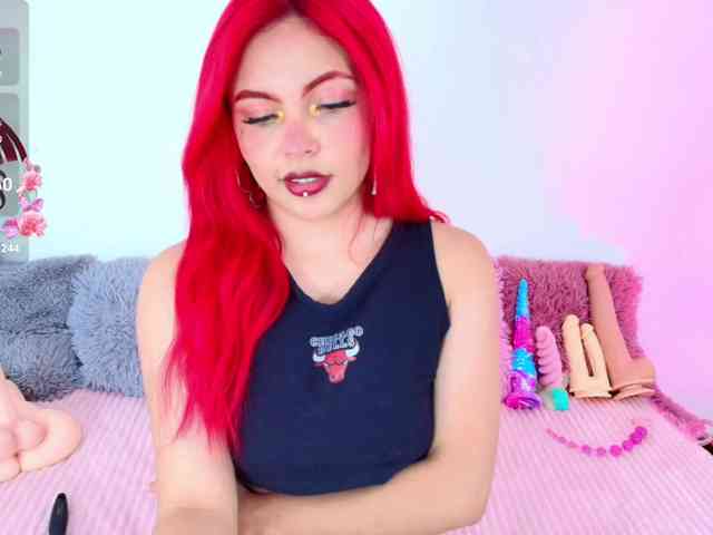 CloeeLovee Live Webcam on BongaCams